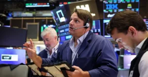 Stocks Rebound as Oil Falls, but Fed Rate-Hike Risk Surges